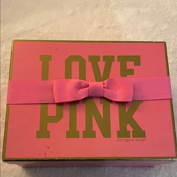 Limited Edition Victoria’s Secret PINK “Billion Dollar Dog” collectible - Picture 12 of 17